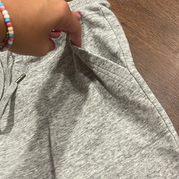 Uniqlo Small Joggers - Picture 3 of 6